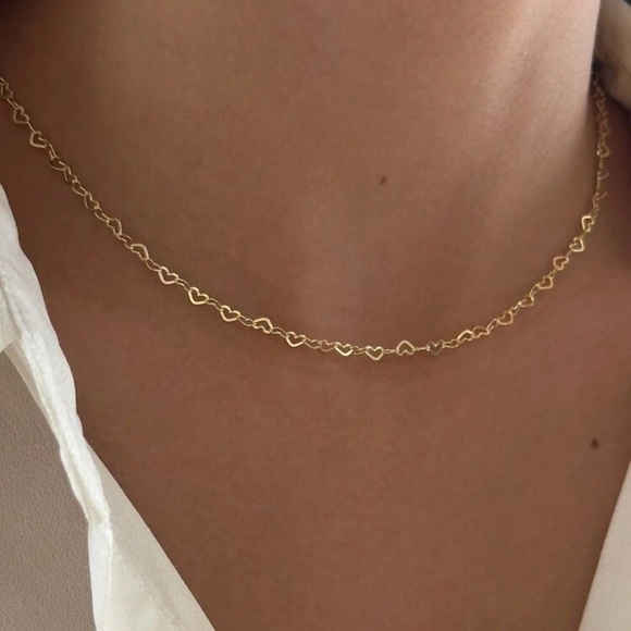 18k Gold Plated Dainty Heart Chain Necklace - Picture 1 of 4